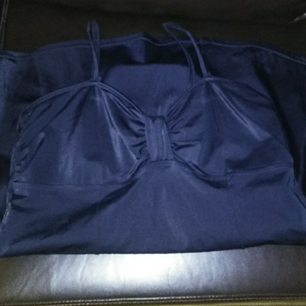 Swimsuit - Picture 2 of 3